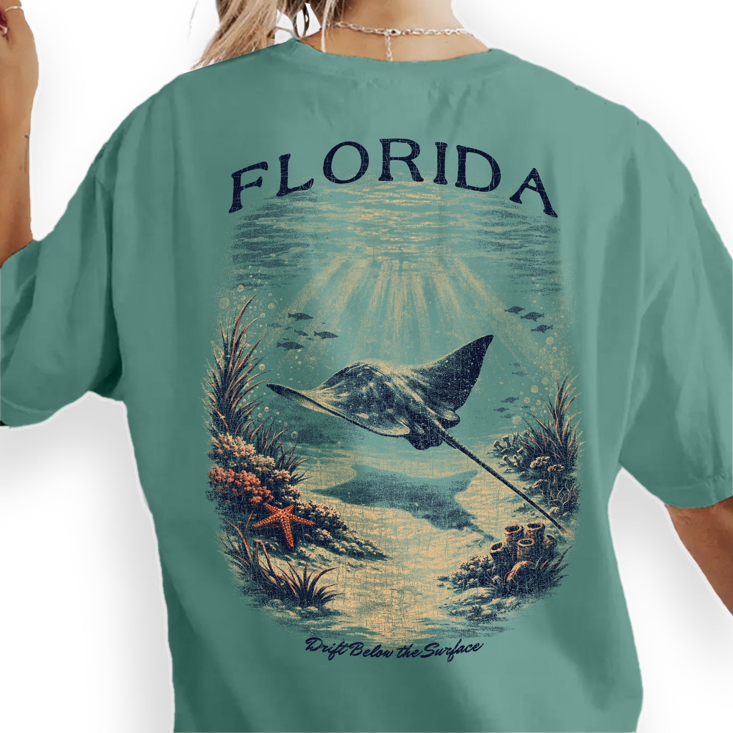Florida Stingray Shirt, Ocean Wildlife Tee, Coastal Beach T-Shirt, Vintage Marine Life Graphic, Underwater Sea Ray Travel Shirt